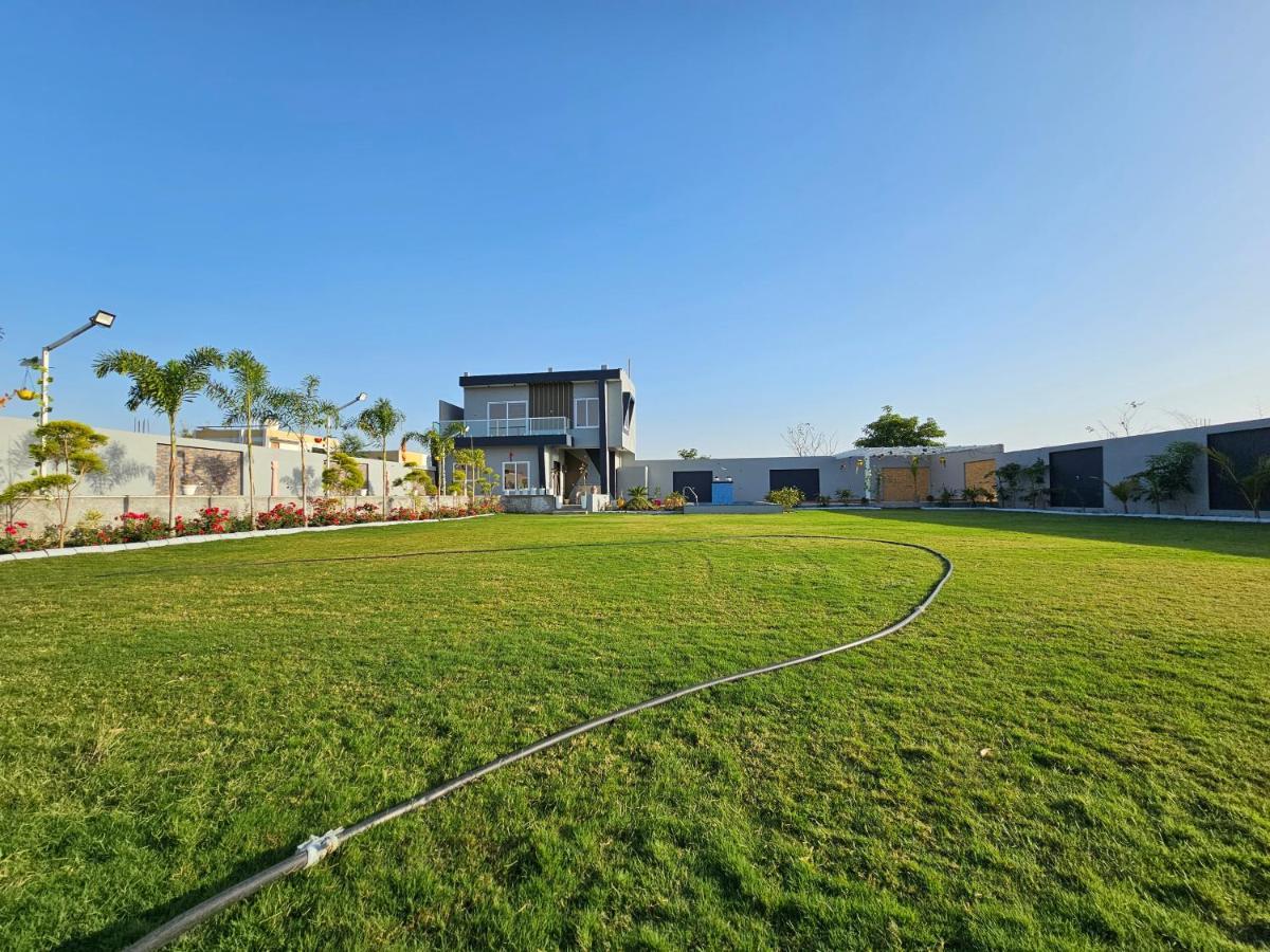Shree Ambe Farmhouse Villa Ujjain Ngoại thất bức ảnh